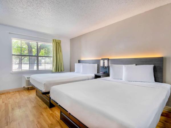 Studio 6-San Antonio, TX - Six Flags : photo 2 de la chambre chambre 2 lits queen-size - non-fumeurs