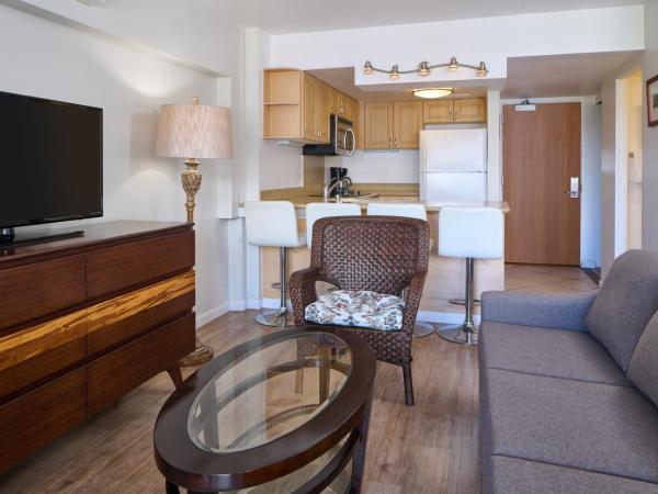 Ilikai Lite : photo 8 de la chambre chambre lit king-size - vue sur montagne