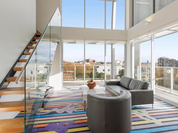 Adge Hotel and Residences : photo 1 de la chambre two bedroom loft residence