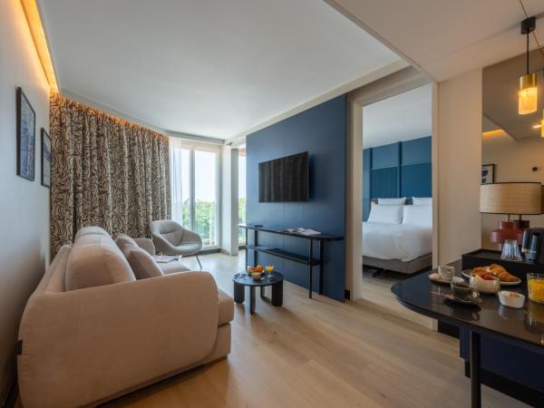 Mercure La Rochelle Vieux Port : photo 3 de la chambre suite junior avec vue sur port