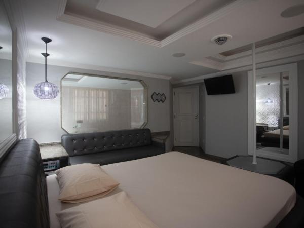 Hotel Show Adult Only : photo 2 de la chambre suite présidentielle