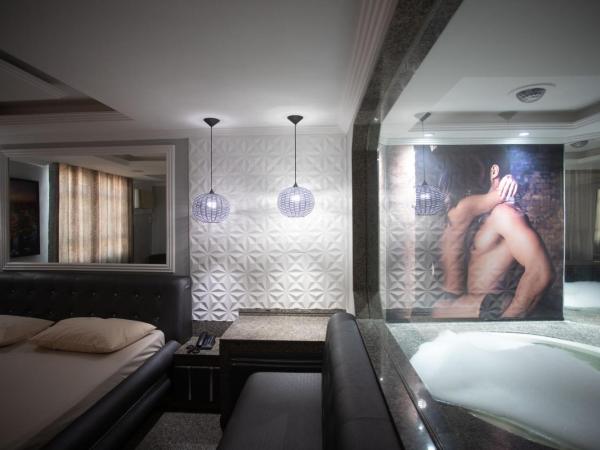 Hotel Show Adult Only : photo 3 de la chambre suite présidentielle