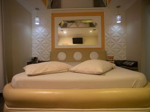 Hotel Show Adult Only : photo 4 de la chambre suite standard