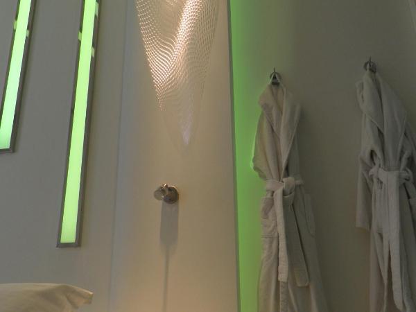 Andromeda Hotel Thessaloniki : photo 8 de la chambre suite avec baignoire spa