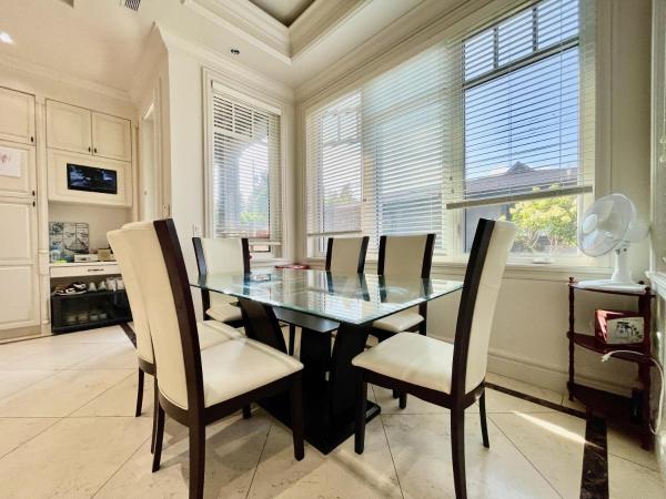 Vancouver Luxury Guest House : photo 9 de la chambre chambre double deluxe avec lit d'appoint