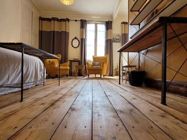 Madeleine Bergerac : photo 5 de la chambre chambre double avec salle de bains privative