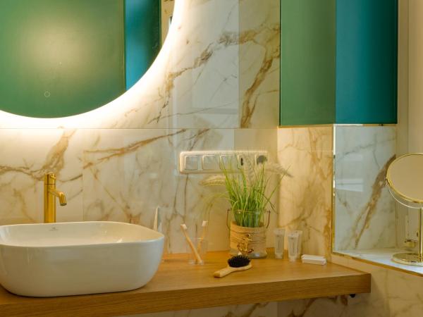 Hanseat-Hotel : photo 5 de la chambre chambre double deluxe avec douche