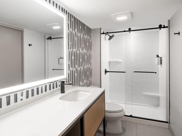 Atwell Suites Austin Airport, an IHG Hotel : photo 1 de la chambre suite studio avec 2 lits queen-size