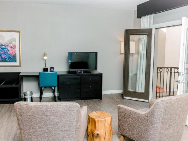 Hotel Indigo San Antonio Riverwalk, an IHG Hotel : photo 2 de la chambre chambre king standard avec balcon