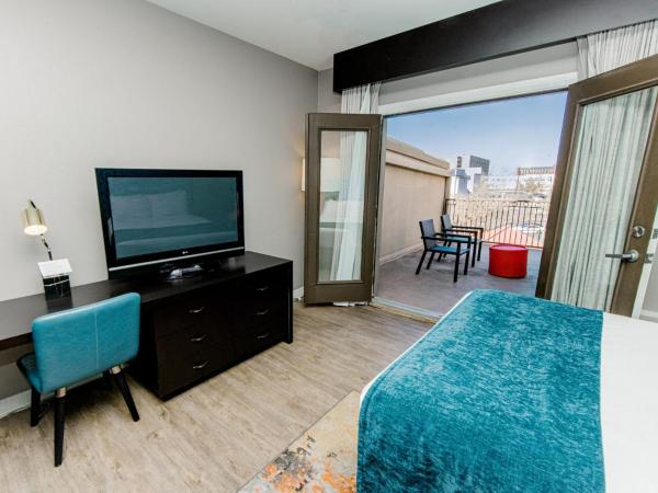 Hotel Indigo San Antonio Riverwalk, an IHG Hotel : photo 5 de la chambre chambre avec 2 lits queen-size - vue sur piscine