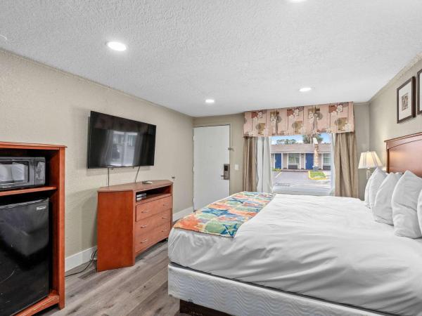 Travelodge by Wyndham Kissimmee Orlando : photo 2 de la chambre chambre lit king-size - non-fumeurs