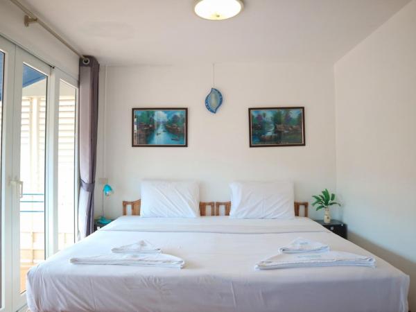 Sunshine Hotel : photo 1 de la chambre chambre double avec balcon