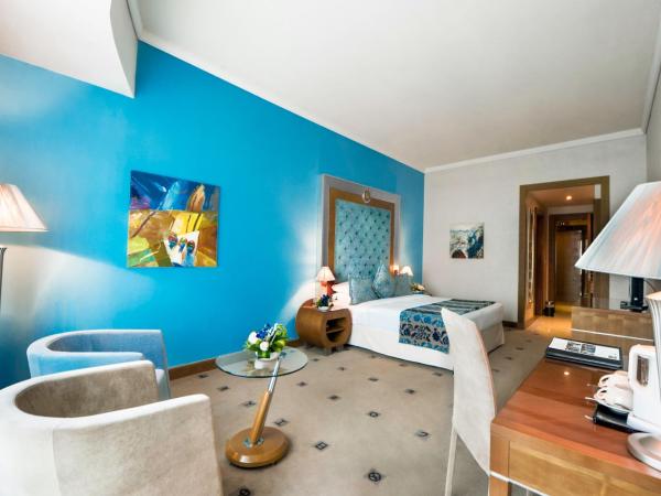 Marina Byblos Hotel : photo 4 de la chambre executive room - includes 20% off in captain’s table & nell gwynne