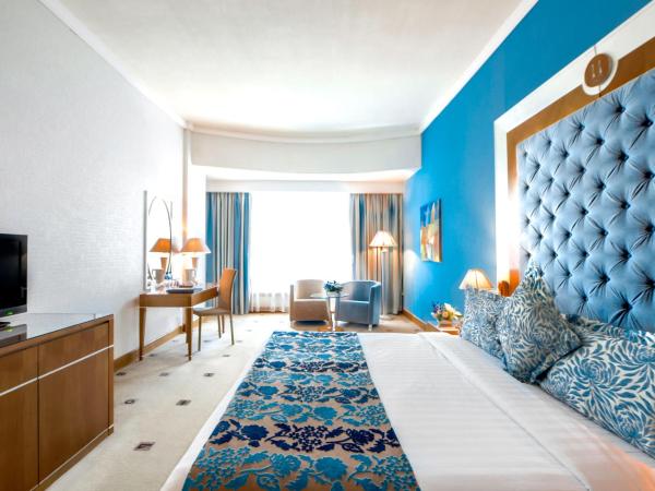 Marina Byblos Hotel : photo 7 de la chambre executive room - includes 20% off in captain’s table & nell gwynne