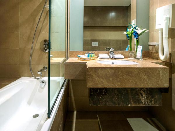 Marina Byblos Hotel : photo 2 de la chambre deluxe double room marina view - includes 20% off in captain’s table & nell gwynne