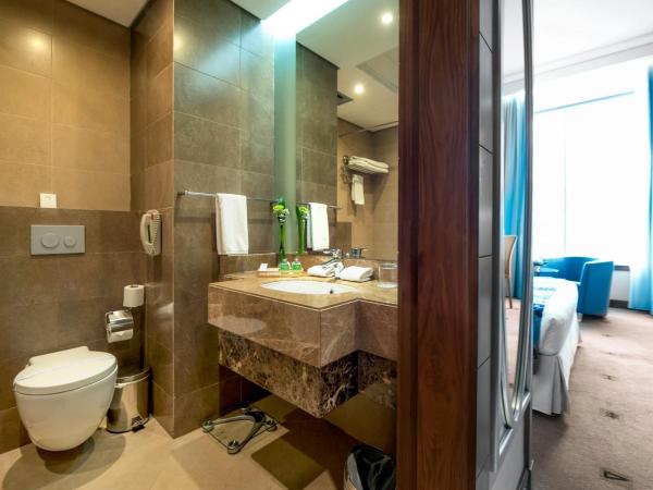 Marina Byblos Hotel : photo 3 de la chambre deluxe double room marina view - includes 20% off in captain’s table & nell gwynne