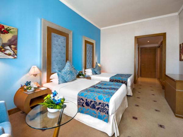 Marina Byblos Hotel : photo 6 de la chambre chambre lits jumeaux deluxe