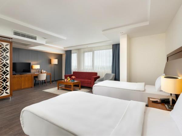 Miracle Istanbul Asia Airport Hotel & Spa : photo 3 de la chambre chambre double affaires avec accès à la salle de sport