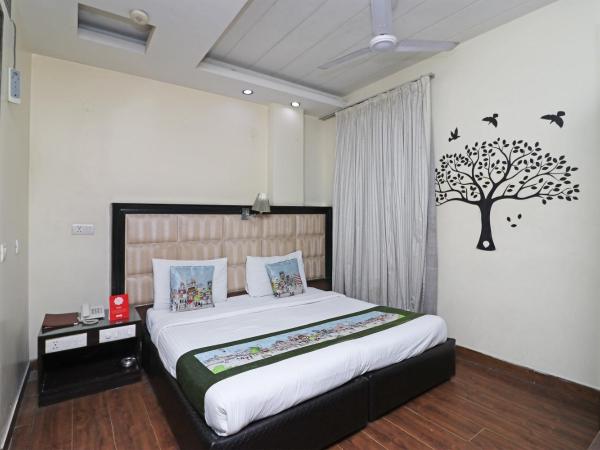 Super Collection O 980 Hotel Ramhan : photo 2 de la chambre chambre triple classique