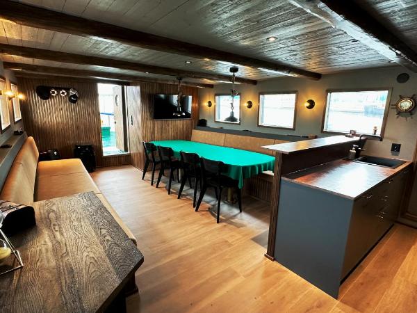 Houseboat Crescendo, a Floating Experience : photo 5 de la chambre mobile home