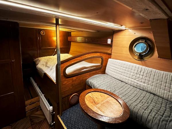 Houseboat Crescendo, a Floating Experience : photo 3 de la chambre mobile home
