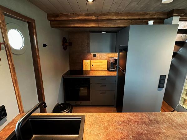 Houseboat Crescendo, a Floating Experience : photo 10 de la chambre mobile home