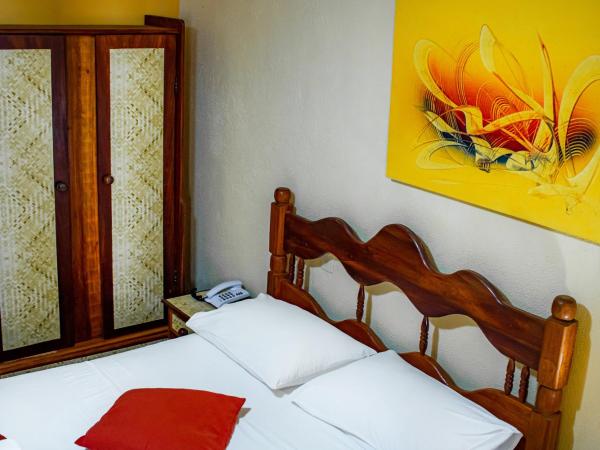 Castelo Beach Hotel : photo 3 de la chambre chambre double - vue latérale sur mer