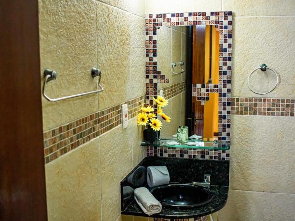 Castelo Beach Hotel : photo 8 de la chambre chambre double - vue latérale sur mer