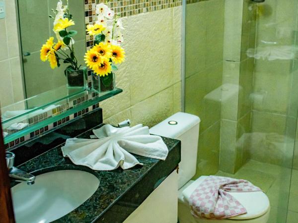 Castelo Beach Hotel : photo 7 de la chambre chambre triple de luxe avec vue latérale sur la mer