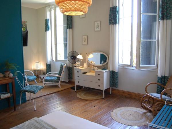 Madeleine Bergerac : photo 10 de la chambre chambre double - vue sur jardin