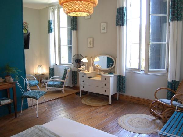 Madeleine Bergerac : photo 6 de la chambre chambre double - vue sur jardin