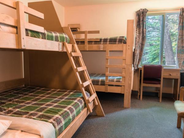 HI Banff Alpine Centre - Hostel : photo 2 de la chambre chambre double basique