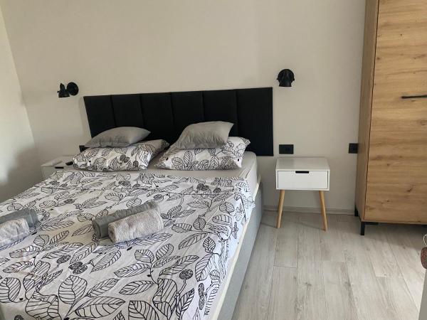 Lovely Family House Robi : photo 2 de la chambre chambre double avec balcon