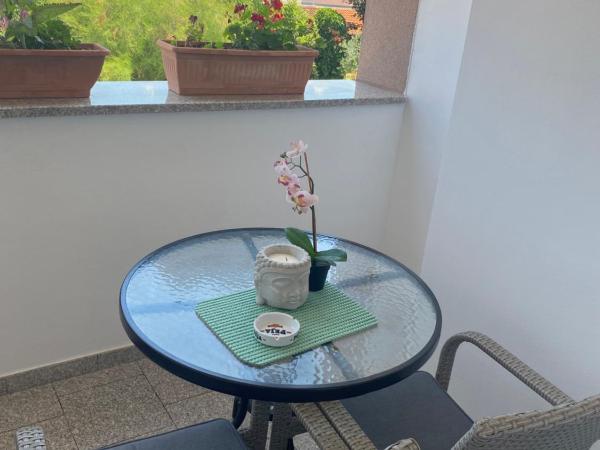 Lovely Family House Robi : photo 3 de la chambre chambre double avec balcon