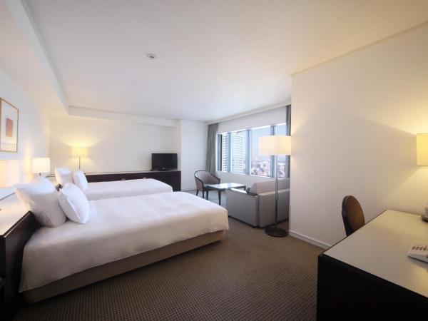 ANA Crowne Plaza Kobe, an IHG Hotel : photo 1 de la chambre premium double room with single sofa bed and city view
