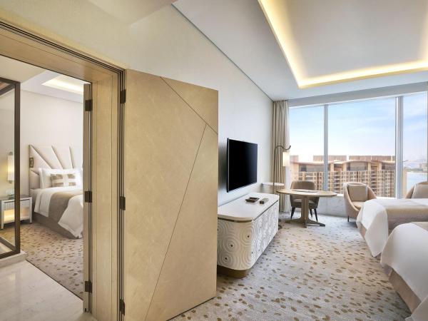 The St. Regis Dubai, The Palm : photo 1 de la chambre chambre familiale communicante