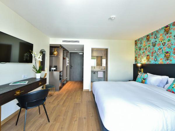Hôtel La Villa Port d'Antibes & Spa : photo 5 de la chambre chambre double ou lits jumeaux prestige