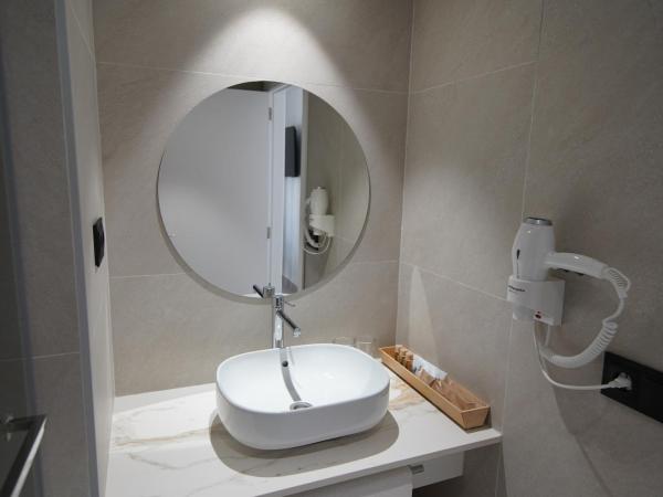 Suites Puerto Valencia : photo 10 de la chambre chambre double supérieure