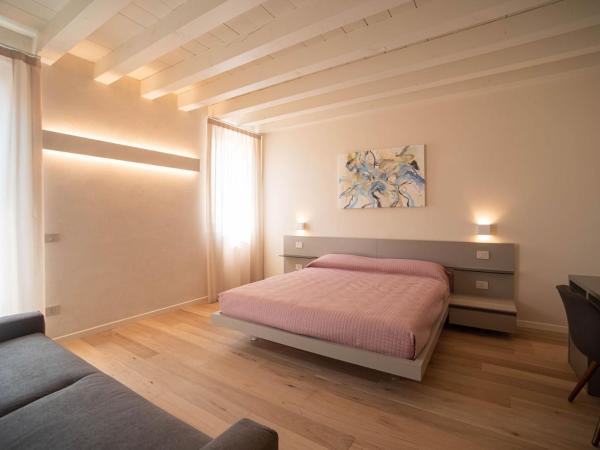 Calcirelli Suites : photo 7 de la chambre chambre familiale deluxe