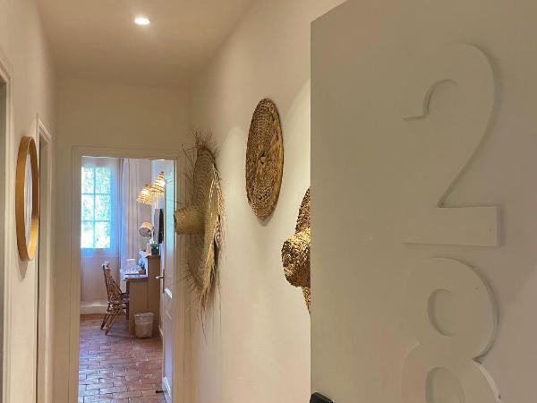 Hotel de La Plage - Mahogany : photo 7 de la chambre chambre double - vue sur jardin