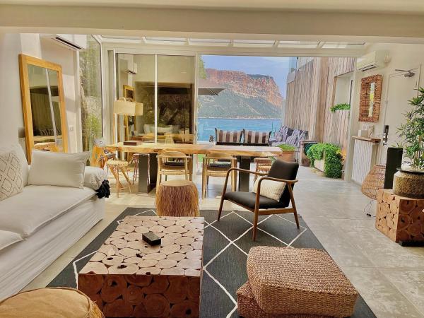 Hotel de La Plage - Mahogany : photo 6 de la chambre appartement 1 chambre avec piscine privée et terrasse avec vue sur la mer