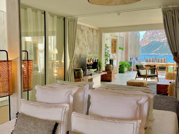 Hotel de La Plage - Mahogany : photo 9 de la chambre appartement 1 chambre avec piscine privée et terrasse avec vue sur la mer