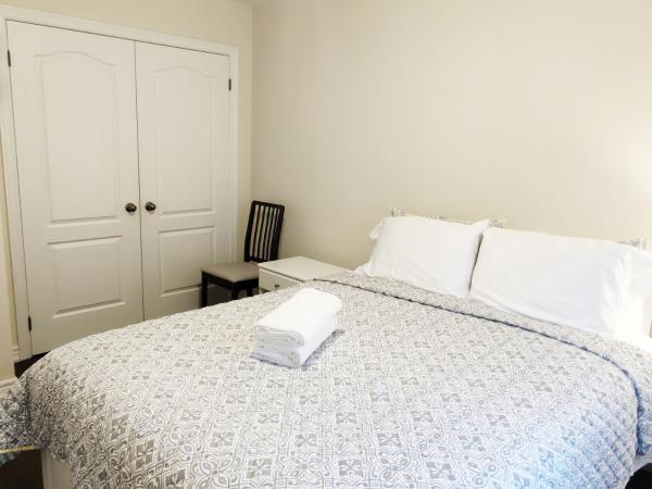 Home Pearl B&B : photo 9 de la chambre chambre double avec salle de bains privative extérieure