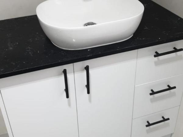 DIANELLA Budget Rooms Happy Place to Stay & House Share For Long Term Tenants : photo 5 de la chambre chambre double deluxe (1 adulte + 1 enfant)