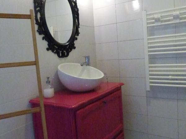 Chambre d'hôtes Logis de Saint Jean : photo 2 de la chambre chambre double confort avec douche