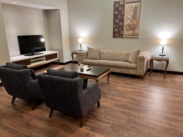 Ramada by Wyndham Istanbul Merter : photo 7 de la chambre suite présidentielle avec lit king-size - fumeurs