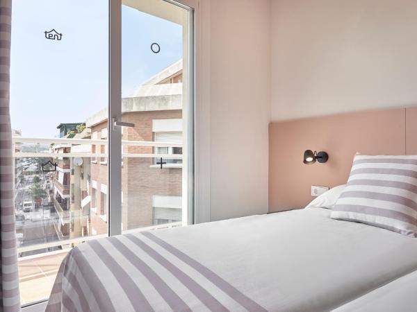 tent Lloret de Mar : photo 1 de la chambre chambre double - lit et brunch illimité