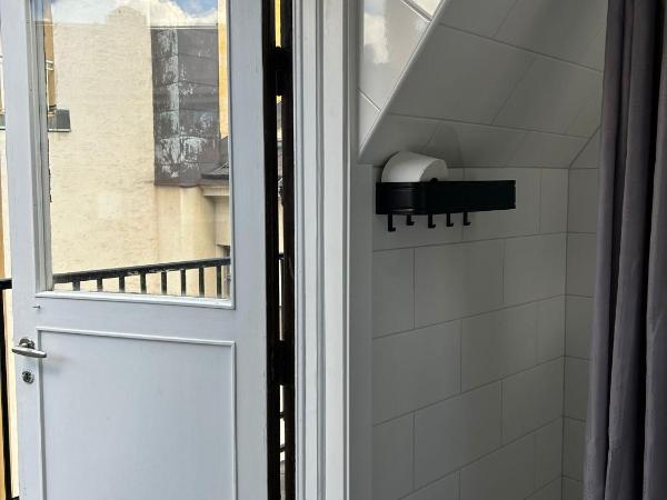 Unique Hotel Jungfrugatan : photo 4 de la chambre chambre double avec balcon