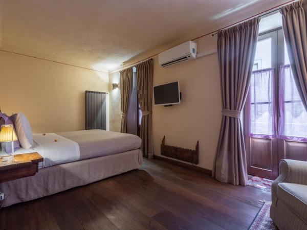 Domus Antica Aosta : photo 2 de la chambre suite supérieure avec balcon
