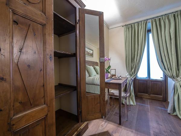 Domus Antica Aosta : photo 1 de la chambre chambre double supérieure avec balcon